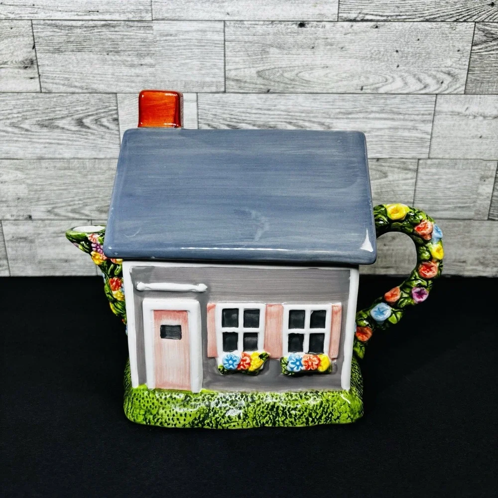 Sakura Claire Murray NANTUCKET Earthenware‎ Hand Painted Flower House Teapot